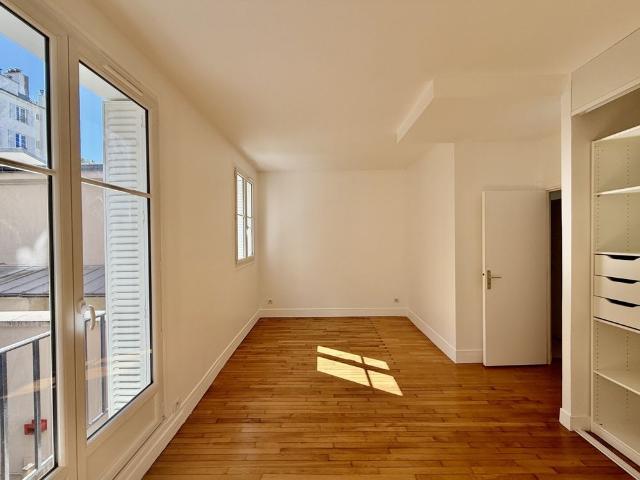 Tout savoir sur cet appartement dans le quartier Invalides, à Paris 7ème