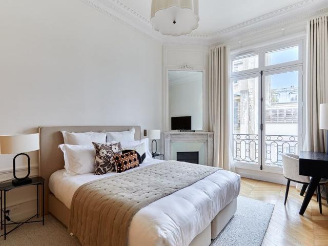 Tout savoir sur cet appartement dans le quartier Invalides, à Paris 7ème