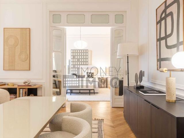 Tout savoir sur cet appartement dans le quartier Invalides, à Paris 7ème