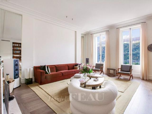 Tout savoir sur cet appartement dans le quartier Invalides, à Paris 7ème
