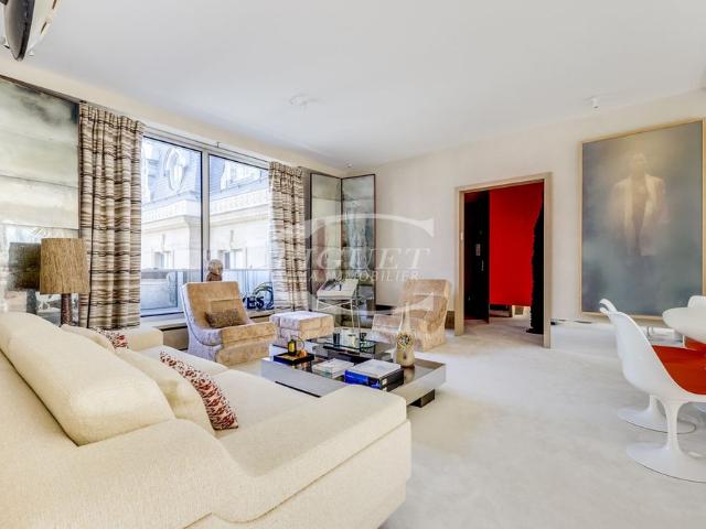 Tout savoir sur cet appartement dans le quartier Invalides, à Paris 7ème