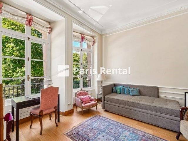 Tout savoir sur cet appartement dans le quartier Invalides, à Paris 7ème
