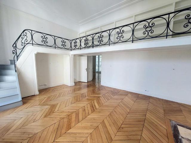 Tout savoir sur cet appartement dans le quartier Invalides, à Paris 7ème