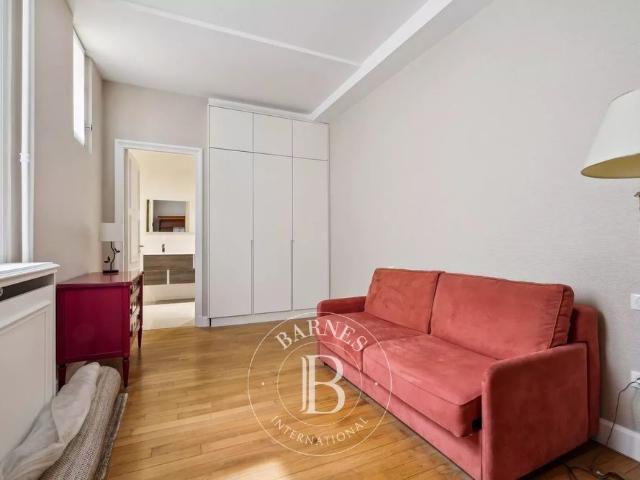Tout savoir sur cet appartement dans le quartier Ile de la Jatte Parc d'Orléans, à Neuilly sur Seine