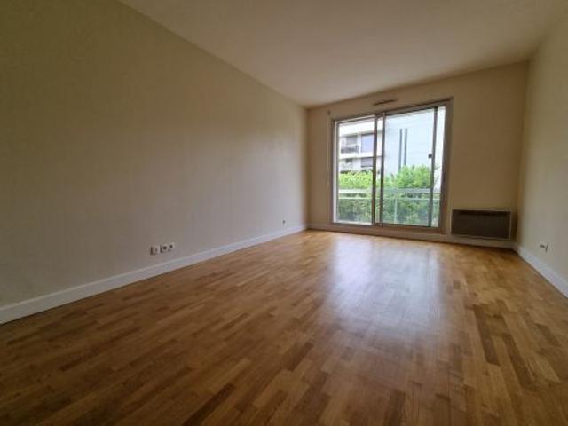 Tout savoir sur cet appartement dans le quartier Ile de la Jatte Parc d'Orléans, à Neuilly sur Seine