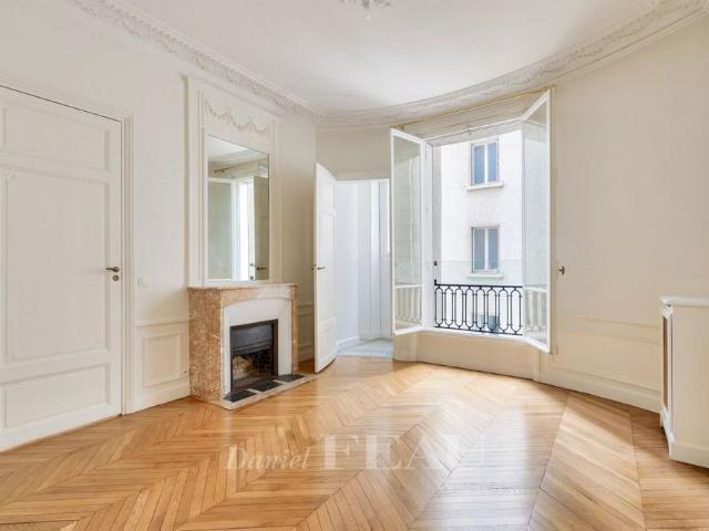 Tout savoir sur cet appartement dans le quartier Ile de la Jatte Parc d'Orléans, à Neuilly sur Seine