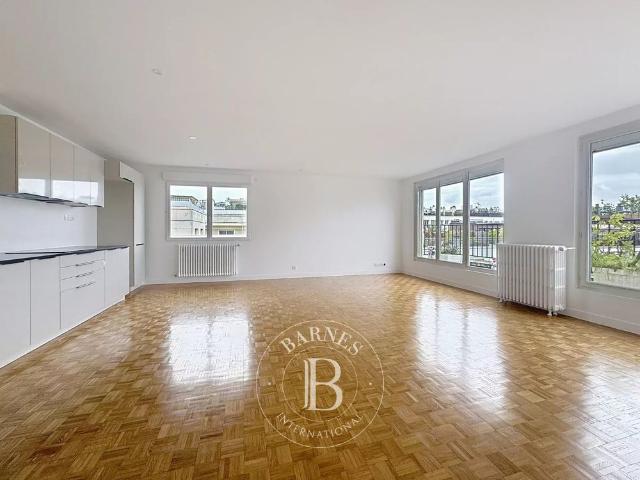 Tout savoir sur cet appartement dans le quartier Ile de la Jatte Parc d'Orléans, à Neuilly sur Seine