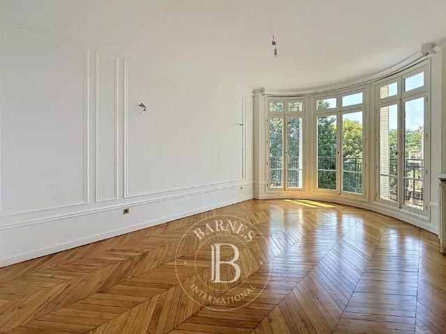 Tout savoir sur cet appartement dans le quartier Ile de la Jatte Parc d'Orléans, à Neuilly sur Seine
