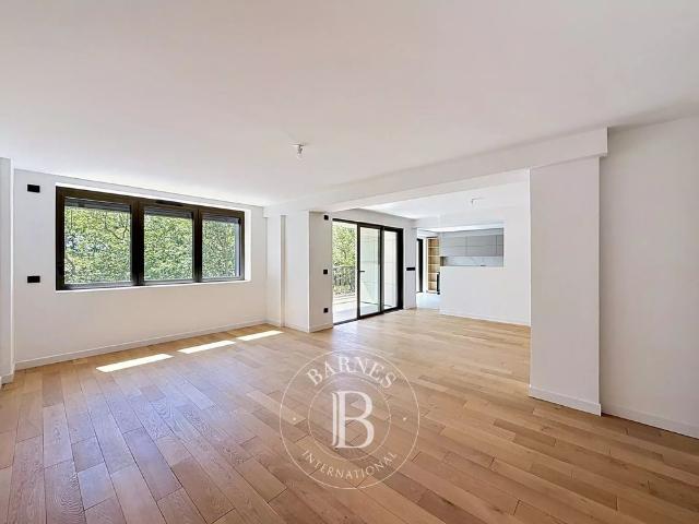Tout savoir sur cet appartement dans le quartier Ile de la Jatte Parc d'Orléans, à Neuilly sur Seine