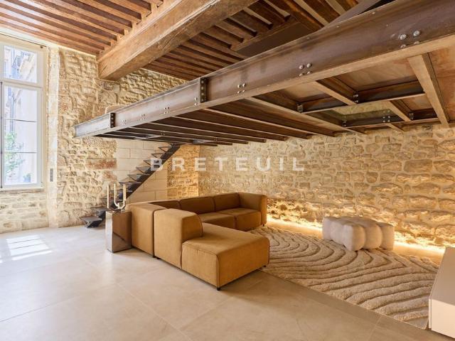 Tout savoir sur cet appartement dans le quartier Île Saint Louis, à Paris 4ème