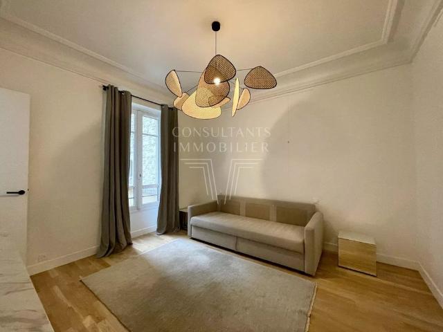 Tout savoir sur cet appartement dans le quartier Odéon, à Paris 6ème