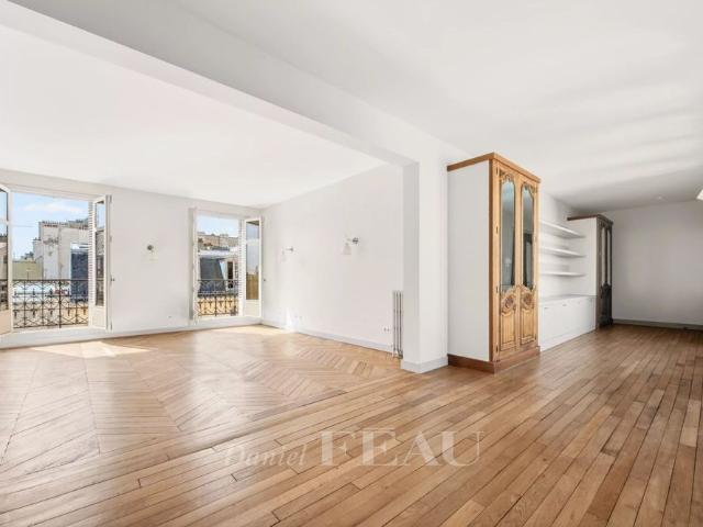 Tout savoir sur cet appartement dans le quartier Odéon, à Paris 6ème
