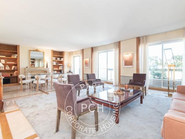 Tout savoir sur cet appartement dans le quartier La Plaine des Sablons, à Neuilly sur Seine