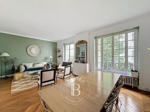 Tout savoir sur cet appartement dans le quartier La Plaine des Sablons, à Neuilly sur Seine