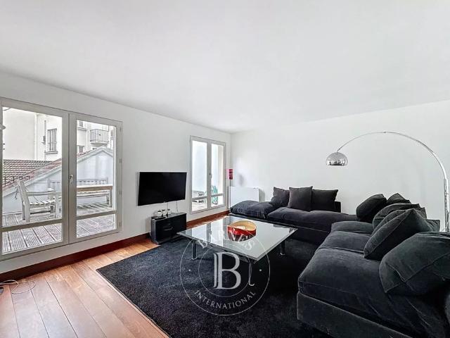Tout savoir sur cet appartement dans le quartier La Plaine des Sablons, à Neuilly sur Seine