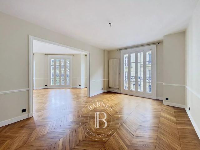 Tout savoir sur cet appartement dans le quartier La Plaine des Sablons, à Neuilly sur Seine