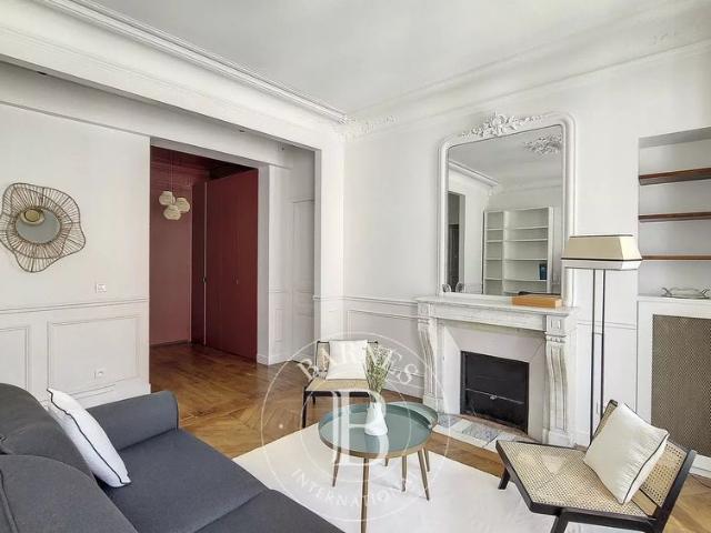 Tout savoir sur cet appartement dans le quartier Legendre Lévis, à Paris 17ème