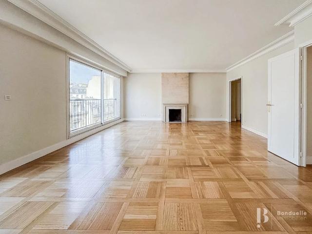 Tout savoir sur cet appartement dans le quartier Legendre Lévis, à Paris 17ème