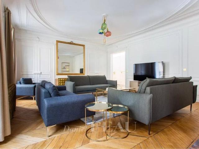 Tout savoir sur cet appartement dans le quartier Legendre Lévis, à Paris 17ème