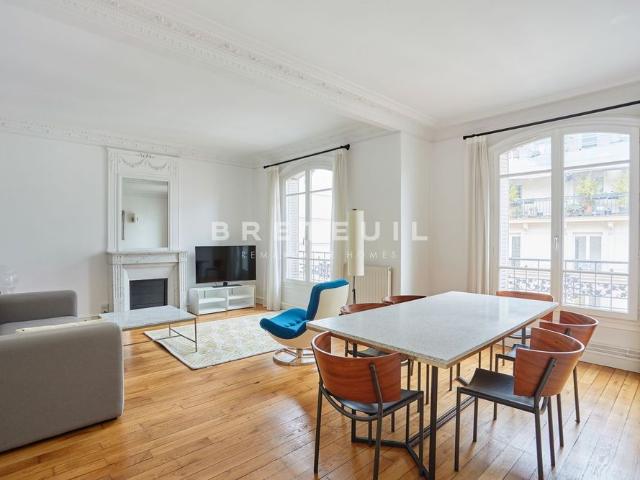Tout savoir sur cet appartement dans le quartier Les Halles, à Paris 1er