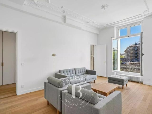 Tout savoir sur cet appartement dans le quartier Monnaie, à Paris 6ème