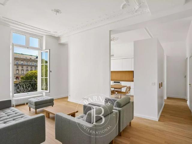 Tout savoir sur cet appartement dans le quartier Monnaie, à Paris 6ème