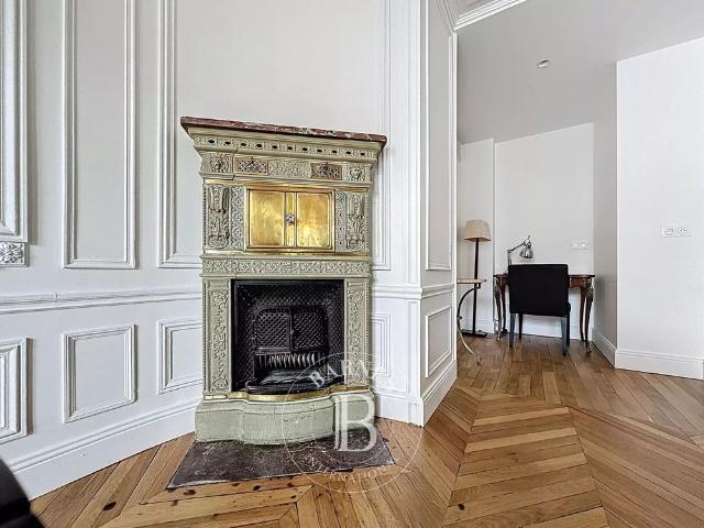 Tout savoir sur cet appartement dans le quartier Monnaie, à Paris 6ème
