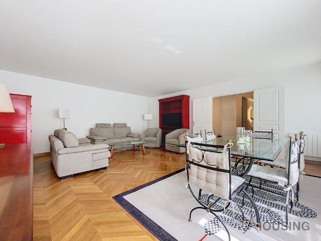 Tout savoir sur cet appartement dans le quartier Monnaie, à Paris 6ème