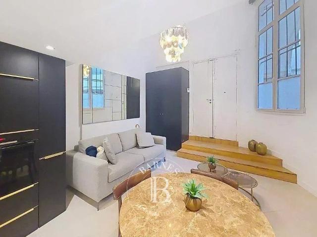 Tout savoir sur cet appartement dans le quartier Monnaie, à Paris 6ème