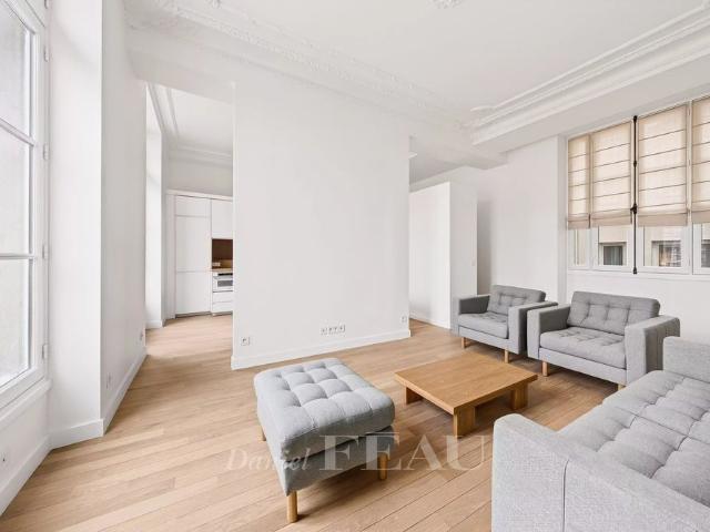 Tout savoir sur cet appartement dans le quartier Monnaie, à Paris 6ème