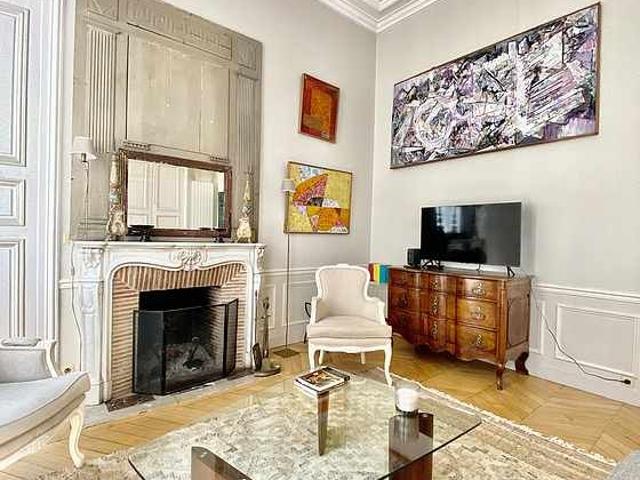 Tout savoir sur cet appartement dans le quartier Monnaie, à Paris 6ème