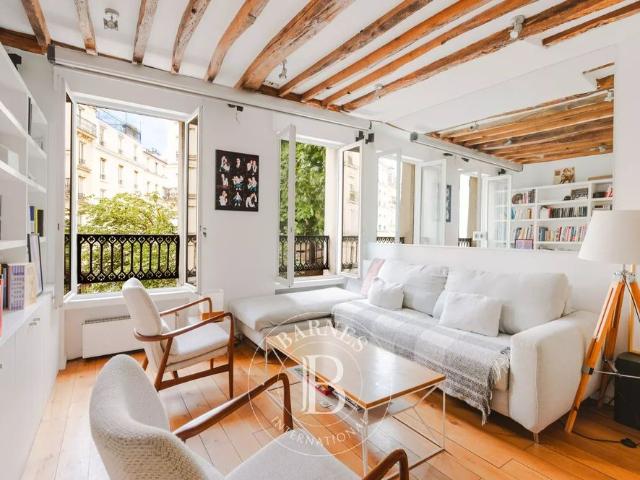Tout savoir sur cet appartement dans le quartier Montmartre, à Paris 18ème