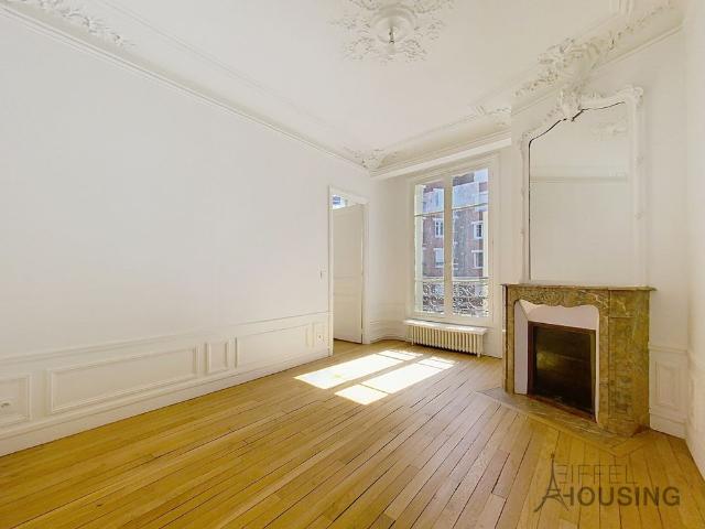 Tout savoir sur cet appartement dans le quartier Montmartre, à Paris 18ème