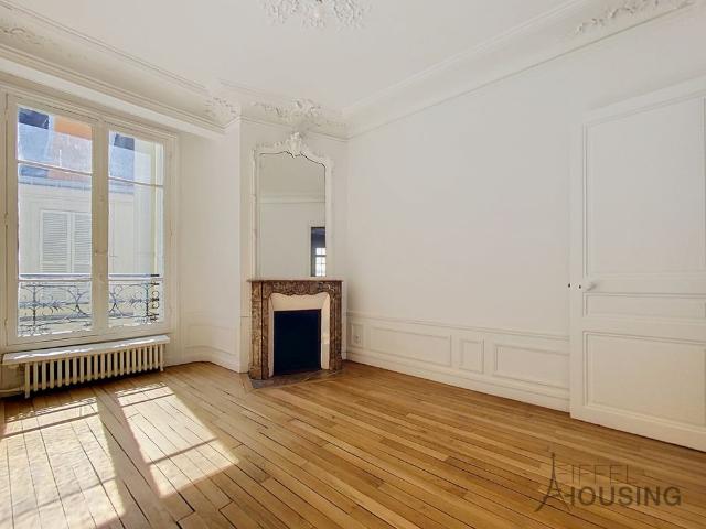 Tout savoir sur cet appartement dans le quartier Montmartre, à Paris 18ème