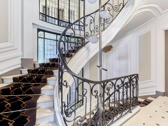 Tout savoir sur cet appartement dans le quartier Mairie, à Paris 8ème