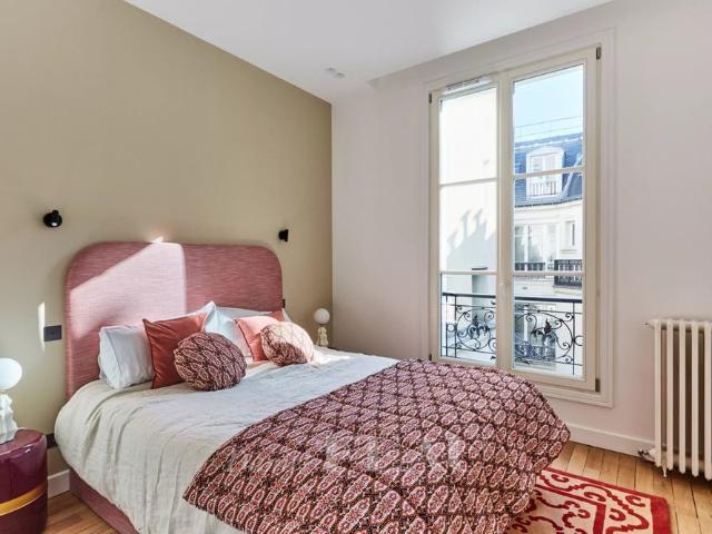 Tout savoir sur cet appartement dans le quartier Mairie, à Paris 8ème