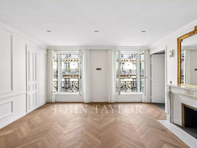 Tout savoir sur cet appartement dans le quartier Mairie, à Paris 8ème