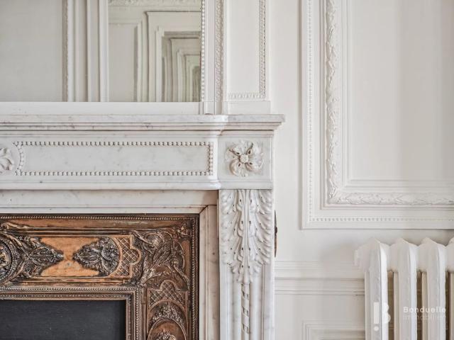 Tout savoir sur cet appartement dans le quartier Mairie, à Paris 8ème