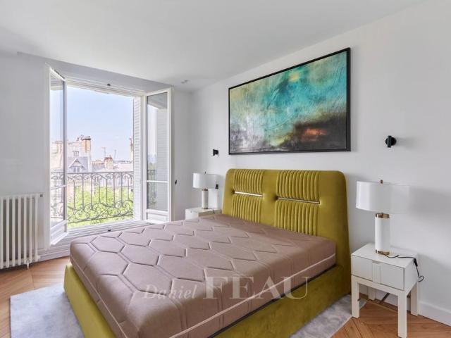 Tout savoir sur cet appartement dans le quartier Mairie, à Paris 8ème