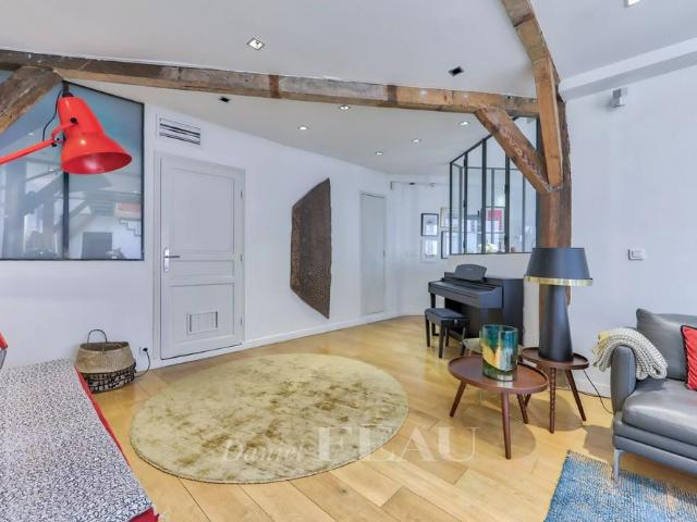 Tout savoir sur cet appartement dans le quartier Mairie, à Paris 8ème