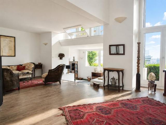 Tout savoir sur cet appartement dans le quartier Manufacture Brimborion SEL Division Leclerc, à Sèvres