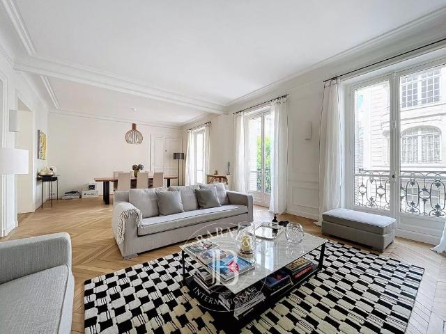 Tout savoir sur cet appartement dans le quartier Muette Nord, à Paris 16ème