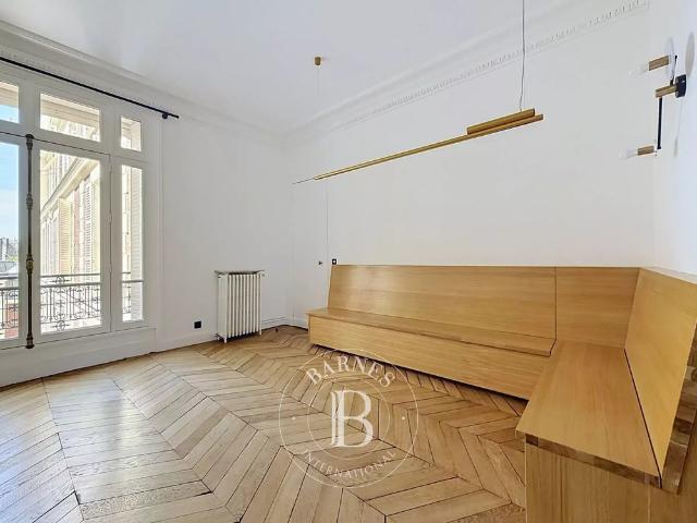 Tout savoir sur cet appartement dans le quartier Muette Nord, à Paris 16ème