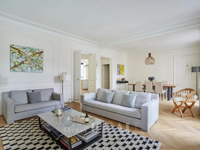 Tout savoir sur cet appartement dans le quartier Muette Nord, à Paris 16ème