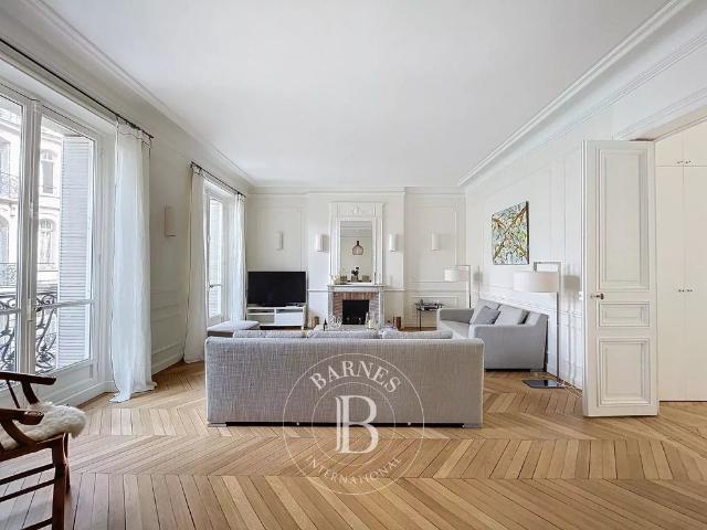Tout savoir sur cet appartement dans le quartier Muette Nord, à Paris 16ème