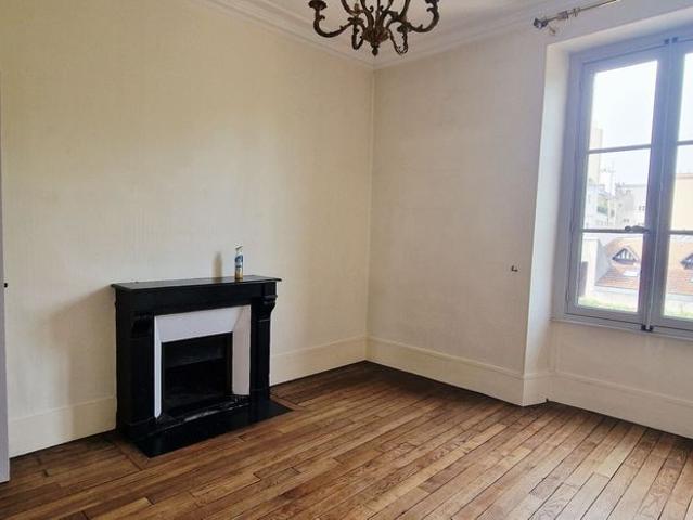 Tout savoir sur cet appartement dans le quartier Notre Dame, à Versailles
