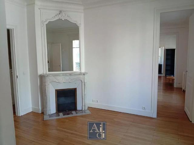 Tout savoir sur cet appartement dans le quartier Notre Dame des Champs, à Paris 6ème