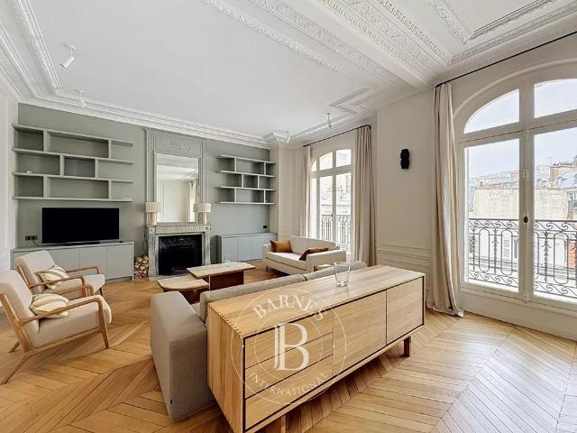 Tout savoir sur cet appartement dans le quartier Notre Dame des Champs, à Paris 6ème