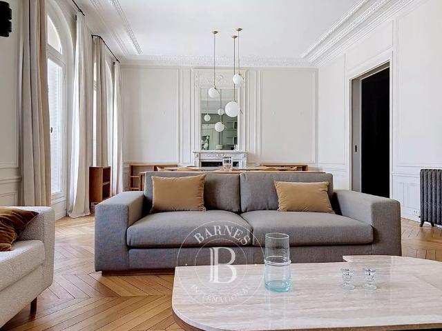 Tout savoir sur cet appartement dans le quartier Notre Dame des Champs, à Paris 6ème