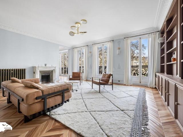 Tout savoir sur cet appartement dans le quartier Saint Germain des Prés, à Paris 6ème